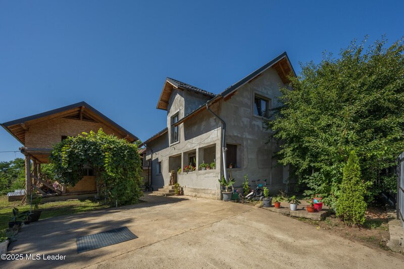 Casa de vanzare