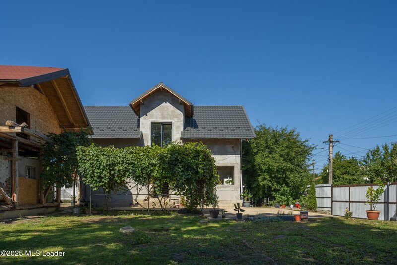 Casa de vanzare